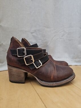 Freebird by Steven Dawson Booties Brown Distressed Leather Triple Buckle Boots